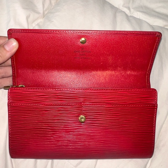 Louis Vuitton Epi Long Wallet - Picture 8 of 10